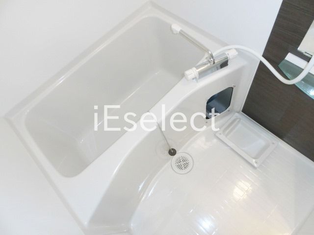 バス・シャワールーム　きれいなバスルーム。