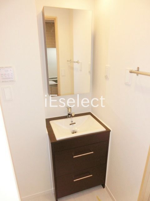 洗面設備　独立していると便利ですね。