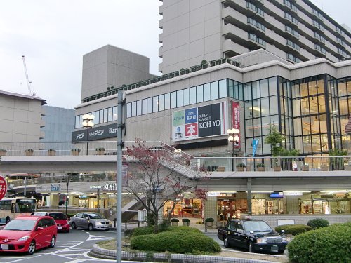 ショッピングセンター　アピアさかせがわ（ショッピングセンター）まで492m