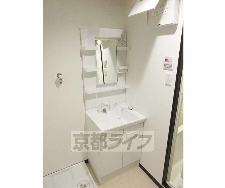 その他設備　使いやすい洗面台入ってます