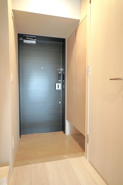 玄関　※写真は同タイプ住戸です。