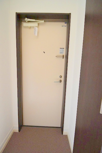 玄関　※写真は同シリーズです。室内は現状を優先とします。