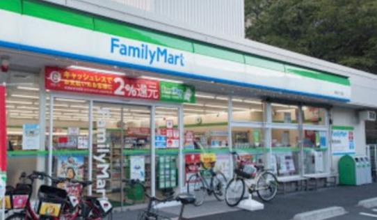 コンビニ　ファミリーマート 東陽六丁目店（コンビニ）まで207m