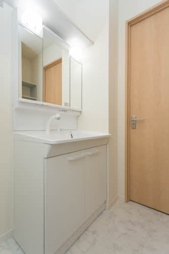 洗面設備　広い洗面スペース