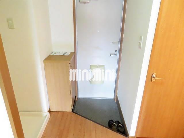 玄関　下駄箱付き