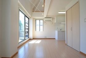 居室・リビング　☆明るい居間☆