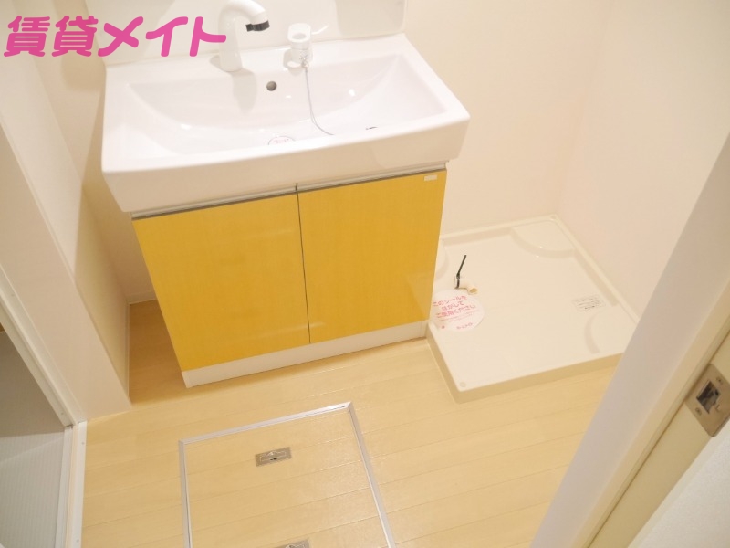 洗面設備　別部屋参考写真です
