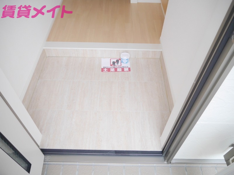 玄関　別部屋参考写真です