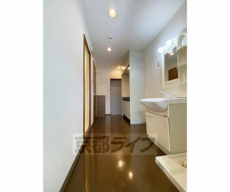 その他部屋・スペース　落ち着きのある廊下です。