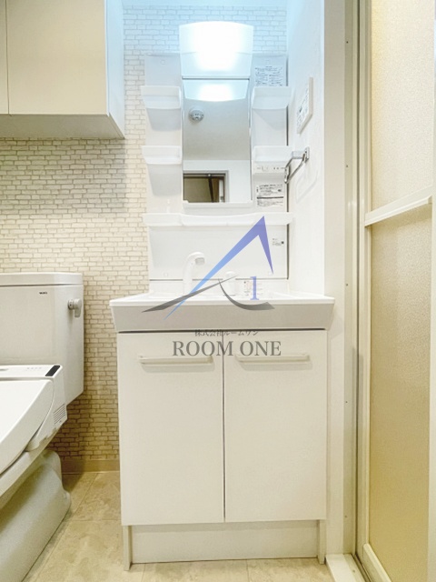 洗面設備　独立洗面台です。