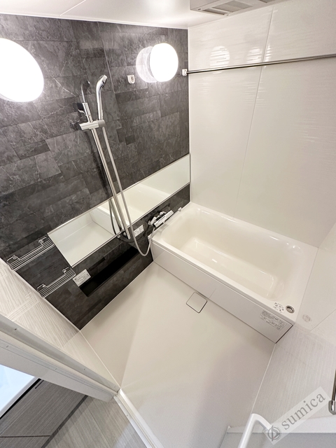 バス・シャワールーム　浴室暖房乾燥機付きバスルームです♪