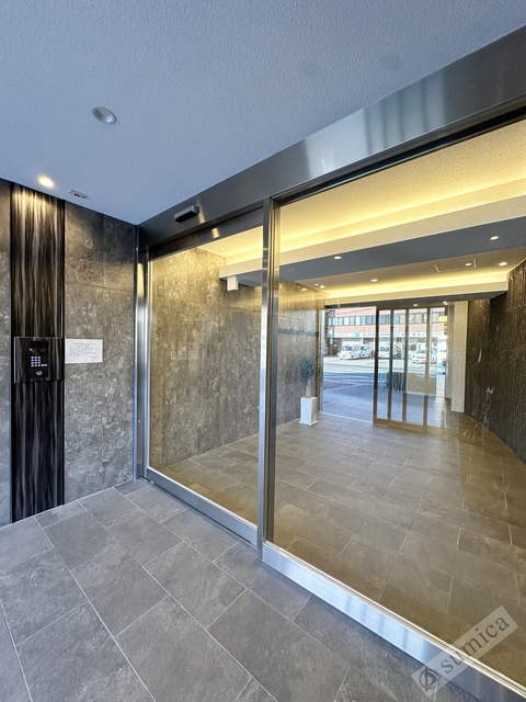 エントランス　オートロック・宅配ボックスも完備♪♪