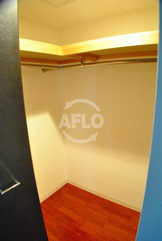 収納　グランプラス谷町　ウォークインクローゼット