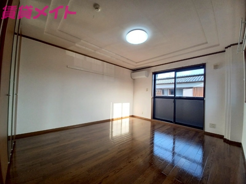 居室・リビング　反転タイプ参考写真