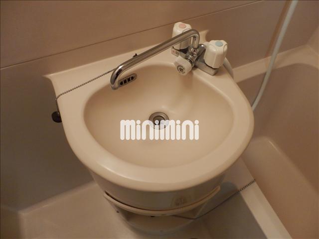 洗面設備　洗面台は浴室内のあります