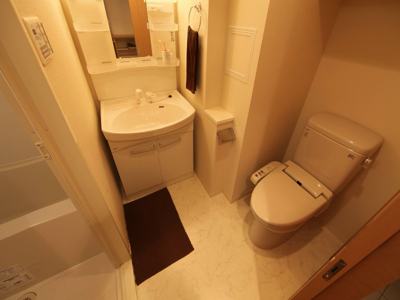 トイレ　温水洗浄暖房便座付トイレ