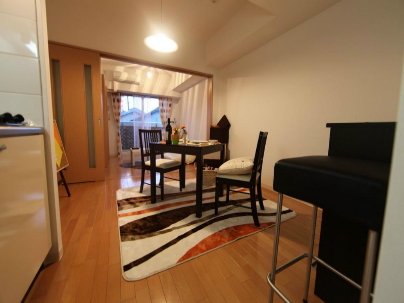 バルコニー　ＬＤＫ8.5帖　洋室5.5帖とつなげても仕切っても使えます