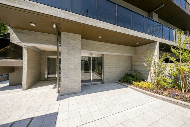 エントランス　エントランス