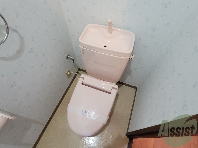 トイレ　お手洗いは程よい広さで落ち着きます。