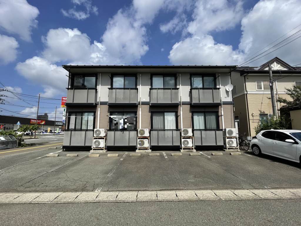 建物外観　駐車場