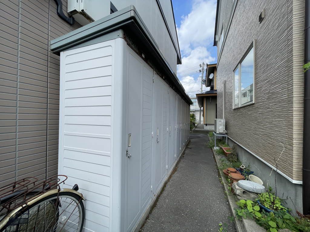 建物外観　ストッカー