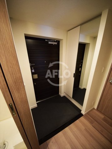 玄関　プレサンス心斎橋ニスト　玄関