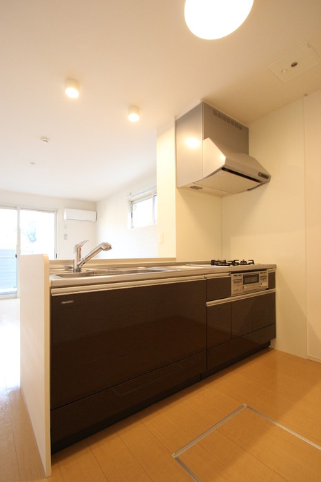 キッチン　システムキッチン/3口ガスコンログリル付