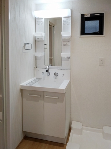 洗面設備　コンパクトで使いやすい洗面所