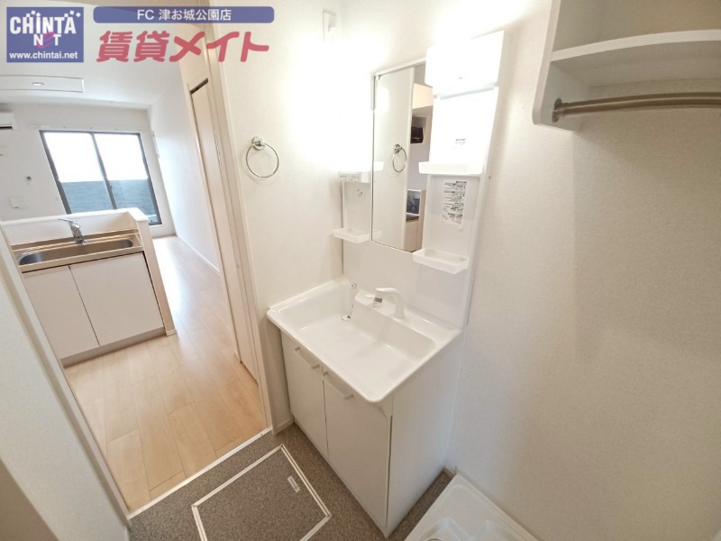 洗面設備　同型部屋写真です。