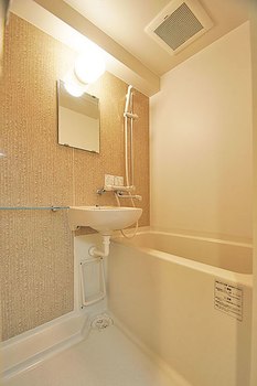 バス・シャワールーム　お風呂で日々の疲れを落としましょう