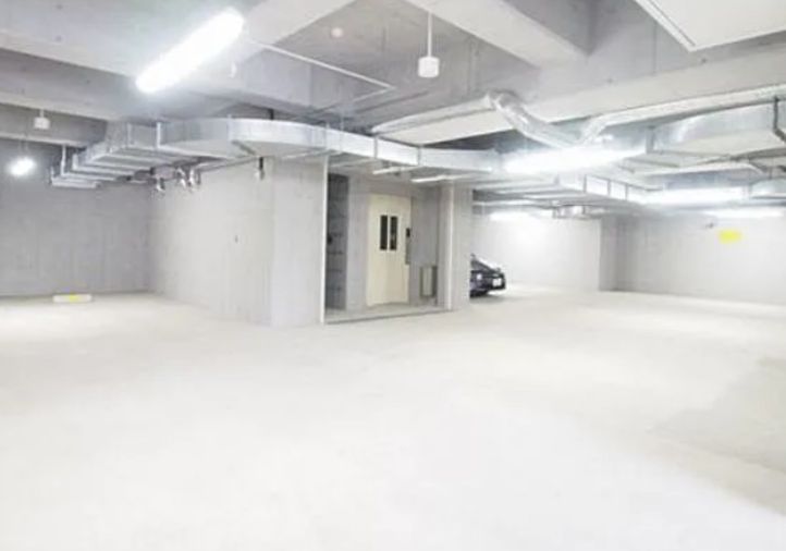 駐車場　空き状況はお問い合わせください