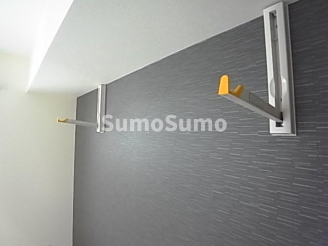 バルコニー　暖かな日差しのふりそそぐバルコニー