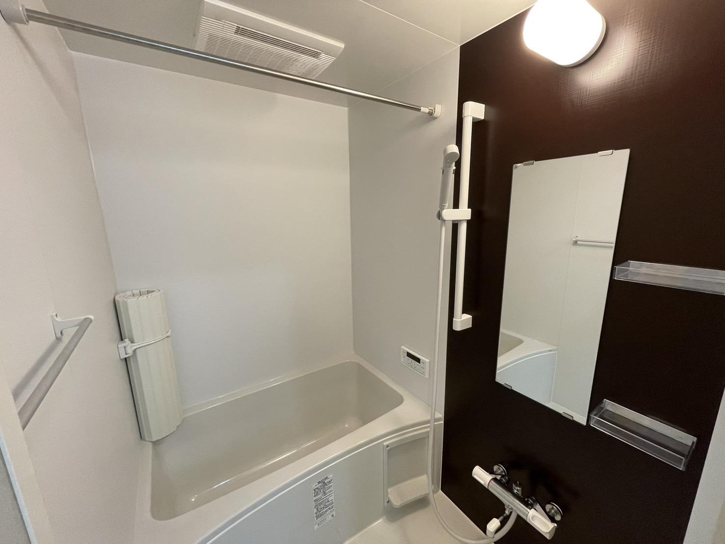 バス・シャワールーム　浴室乾燥機・追焚機能付きのお風呂です