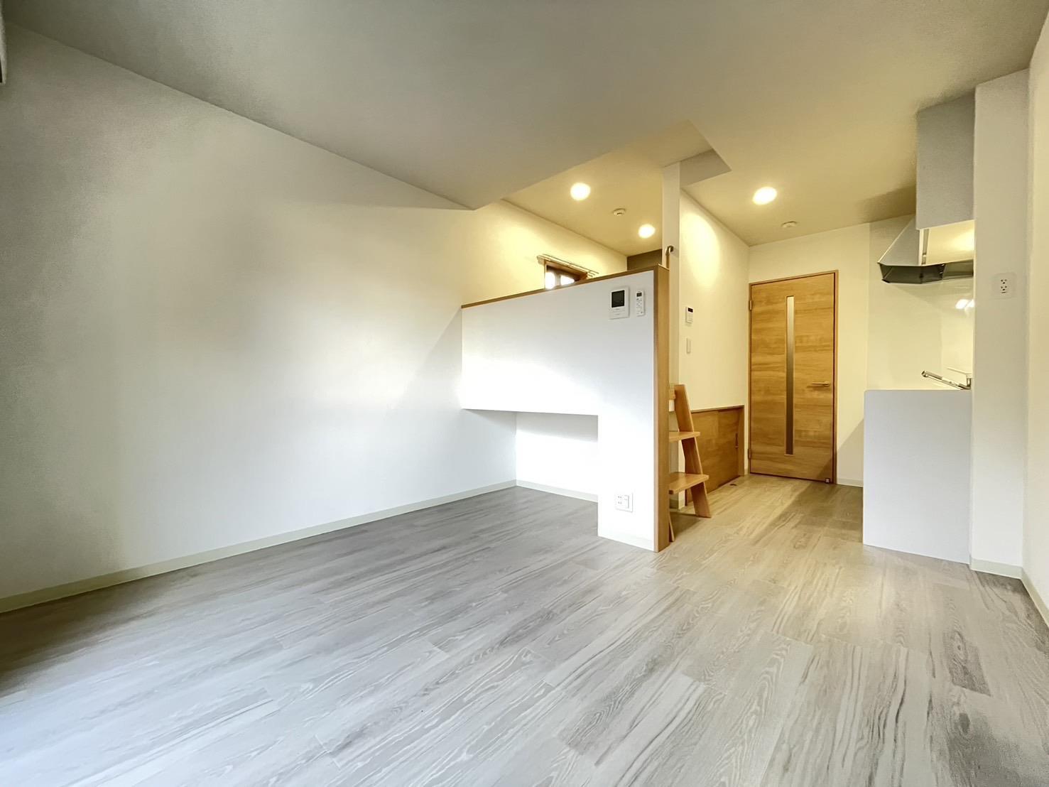 居室・リビング　キャビンスペース付き8.5帖の洋室です