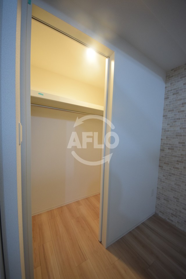 収納　セレニテ本町東リアン　ウォークインクローゼット