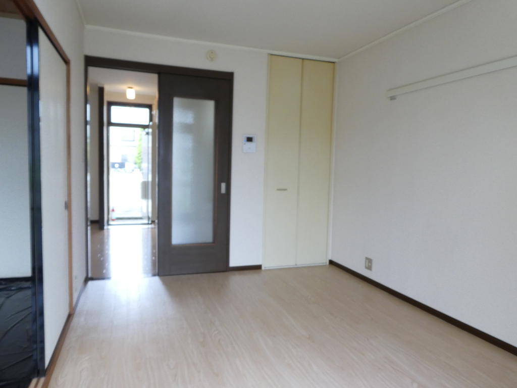 居室・リビング　※室内写真・動画・パノラマは同物件別部屋のものです。