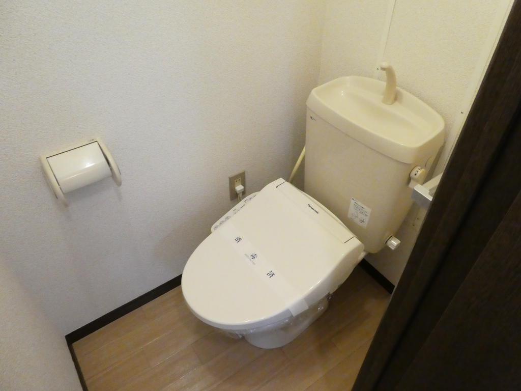 トイレ　※室内写真・動画・パノラマは同物件別部屋のものです。