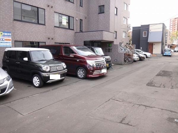 駐車場　駐車場