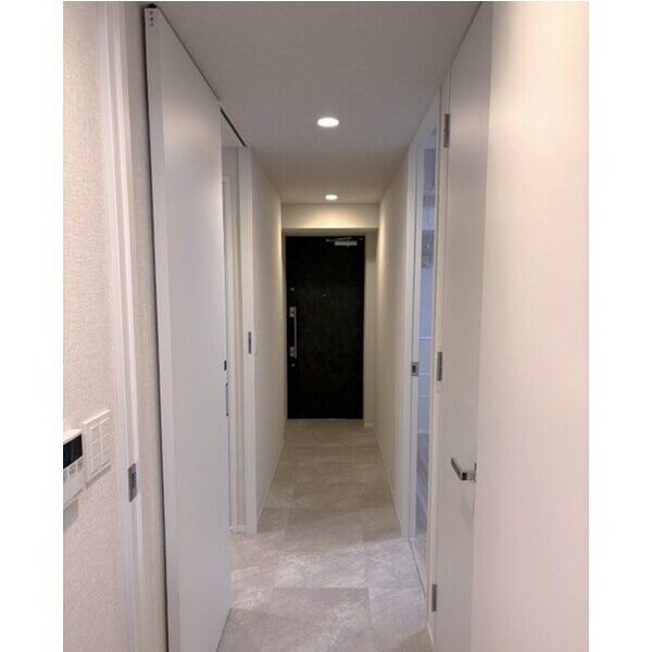 玄関　※別号室の参考写真です