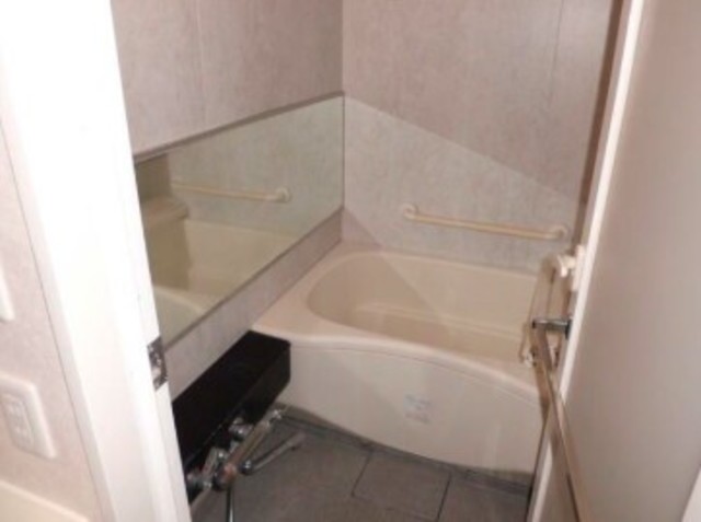 バス・シャワールーム　バスルーム