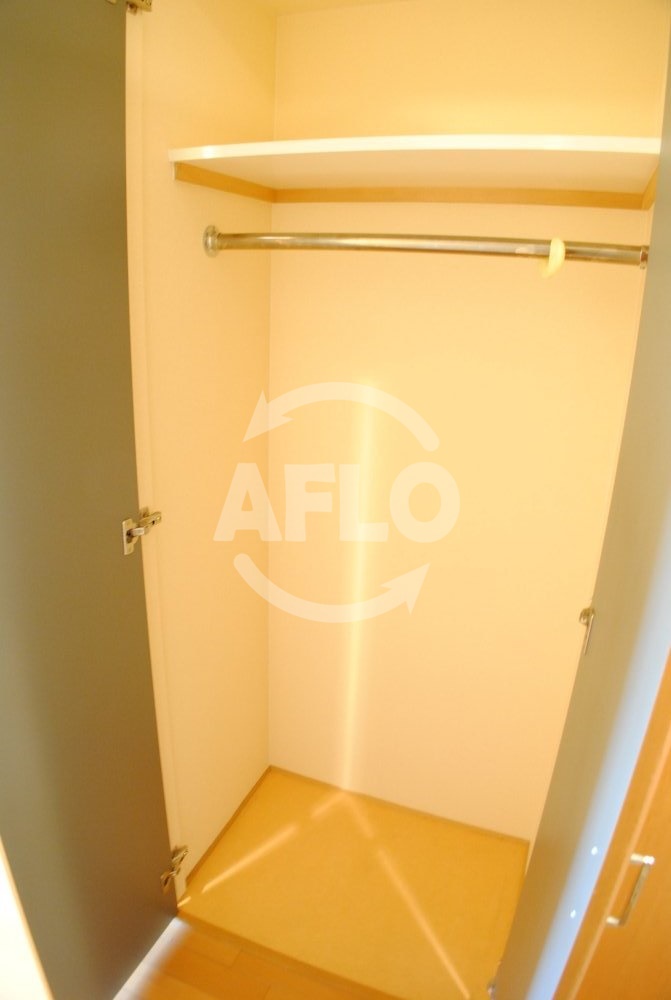 収納　エスリード御堂筋梅田　クローゼット