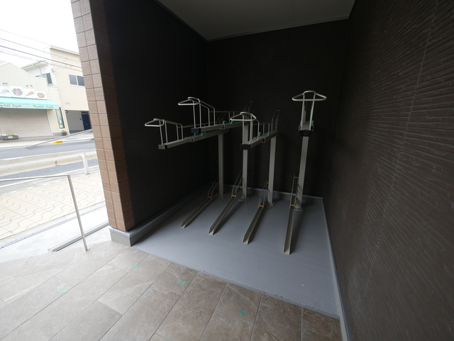 その他共有部分　★敷地内に屋根付の駐輪場がございます★