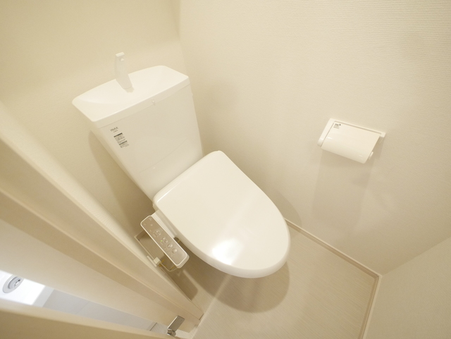 トイレ　★人気の温水洗浄便座付です★