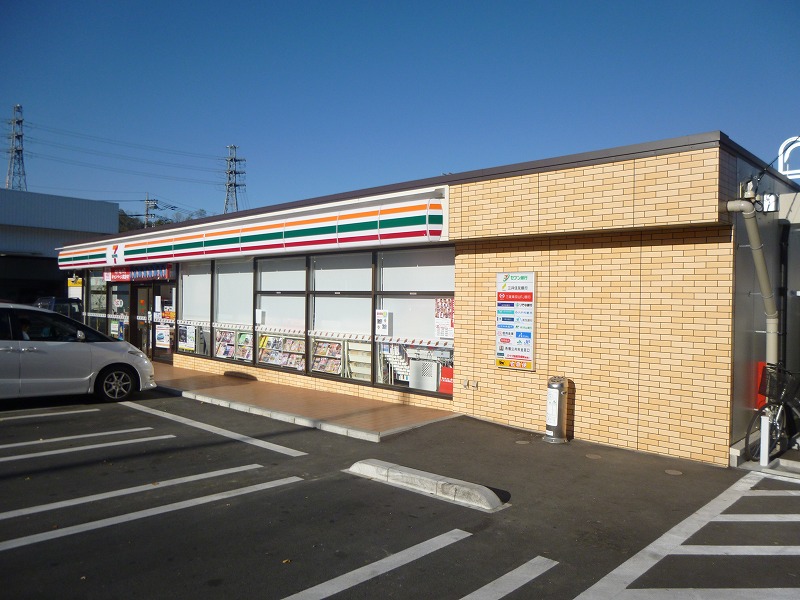 コンビニ　セブンイレブン（コンビニ）まで397m