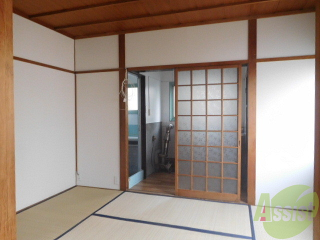 居室・リビング　明るいお部屋で気持ちいいですねー