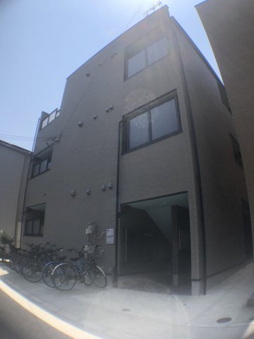 建物外観　モニタ付きインターホンついてます♪