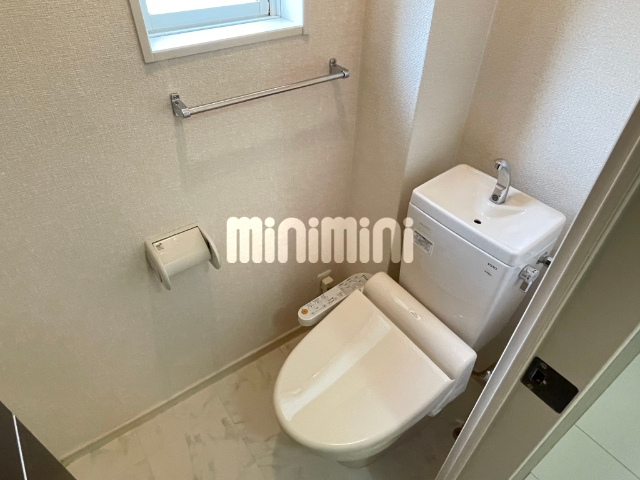 トイレ　温水洗浄暖房便座