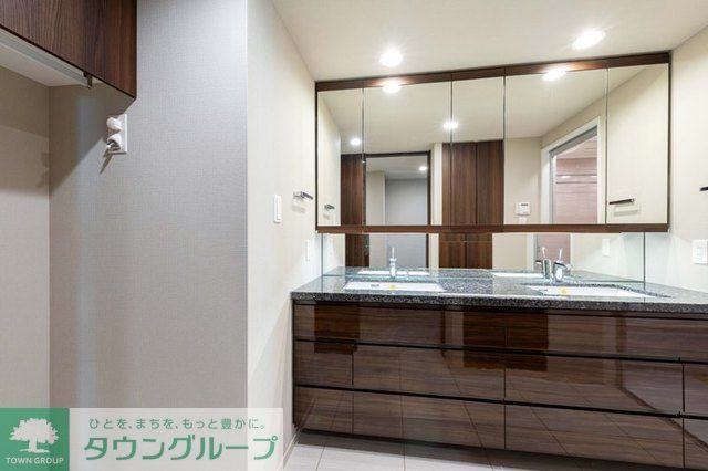 洗面設備　※写真は同タイプ住戸です。