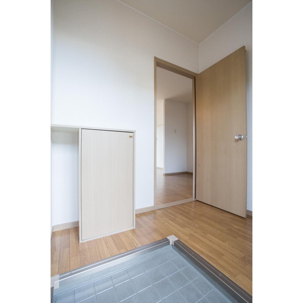 玄関　収納もある玄関です