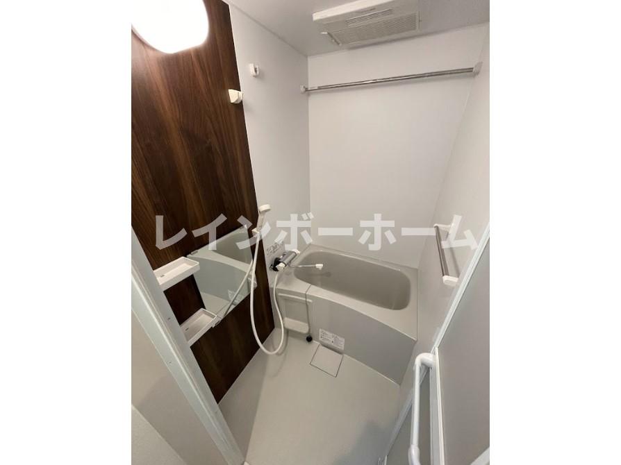 バス・シャワールーム　ゆったり過ごせるお風呂です